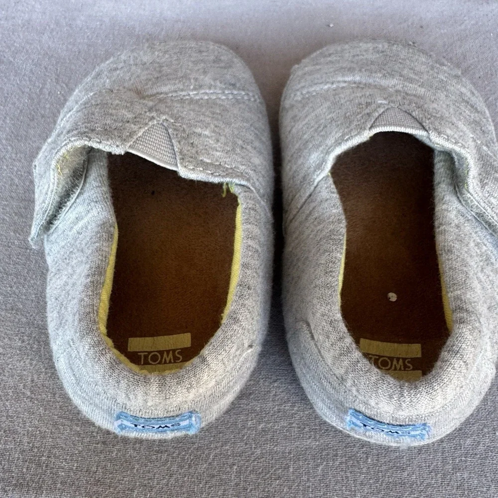 Size 4c - Toms Baby Crib Shoes Grey Gray Unisex Hook Loop Closure Free Shipping
